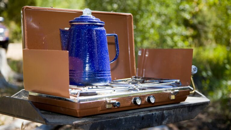 How to clean a camping stove