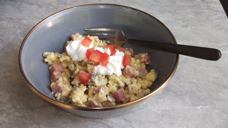 Ham and Mushroom Breakfast Skillet
